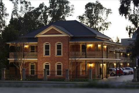 Carlyle Suites & Apartments - Accommodation Kalgoorlie 0