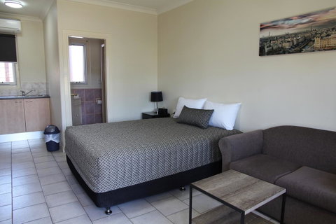 Tumut Apartments - Accommodation Kalgoorlie 9