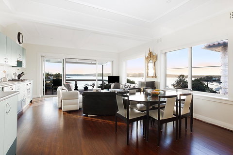 Art Deco Apartment With Breathtaking Water Views - Accommodation Kalgoorlie 6