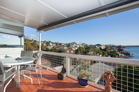Art Deco Apartment With Breathtaking Water Views - Accommodation Kalgoorlie 12