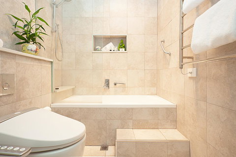 Art Deco Apartment With Breathtaking Water Views - Accommodation Kalgoorlie 5