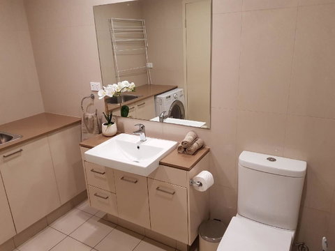 Darwin-Ocean Views, Tropical Getaway, Pool & Aircon - Accommodation Kalgoorlie 14