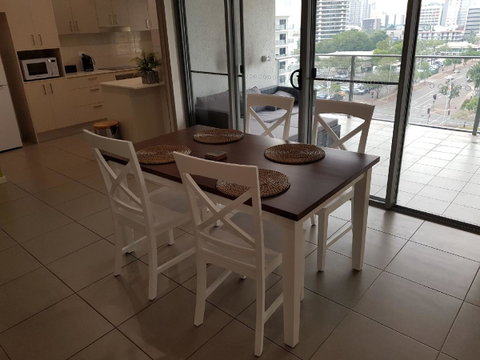 Darwin-Ocean Views, Tropical Getaway, Pool & Aircon - Accommodation Kalgoorlie 7
