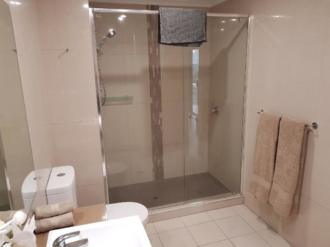 Darwin-Ocean Views, Tropical Getaway, Pool & Aircon - Accommodation Kalgoorlie 15