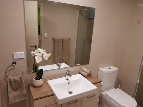Darwin-Ocean Views, Tropical Getaway, Pool & Aircon - Accommodation Kalgoorlie 13
