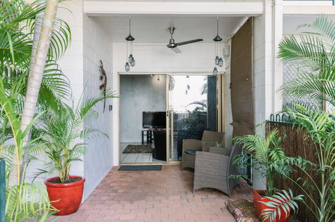 CitySide Apartment - 2 Bedroom With Private Courtyard - Accommodation Kalgoorlie 7