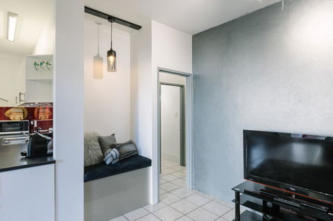 CitySide Apartment - 2 Bedroom With Private Courtyard - Accommodation Kalgoorlie 8