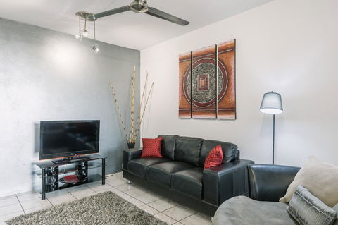 CitySide Apartment - 2 Bedroom With Private Courtyard - Accommodation Kalgoorlie 1