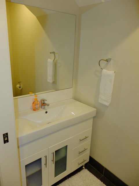 Rock Wallaby - Accommodation Kalgoorlie 15