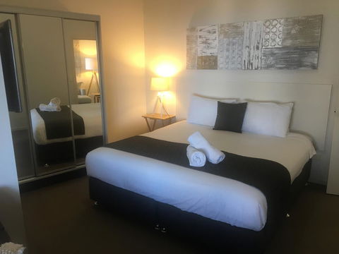 Lennox Holiday Apartments - Accommodation Kalgoorlie 16