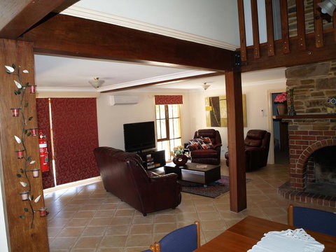 Boobook Manor - Accommodation Kalgoorlie 2