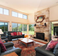 Bottlebrush Lodge - Great views and a pool - Accommodation Kalgoorlie