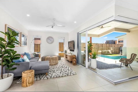 Brand New PRIZE HOME 50m Path To Beach - Accommodation Kalgoorlie 0