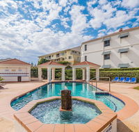 Breakers Block 1 unit 1- Pool in complex - across the road from the beach - Accommodation Kalgoorlie