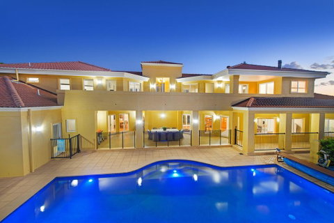 Bridgewings Lighthouse Beach - Accommodation Kalgoorlie 1