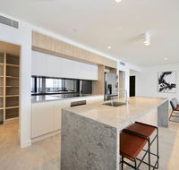 Broadbeach New Luxury Vue 17 Beach Views - Accommodation Kalgoorlie