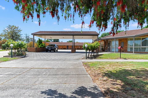 Broadford Sugarloaf Motel - Accommodation Kalgoorlie 0