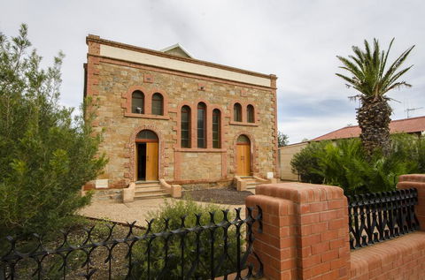 Broken Hill Outback Church Stay - Accommodation Kalgoorlie 2