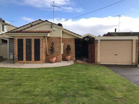 Canalside Family Getaway - Accommodation Kalgoorlie 2