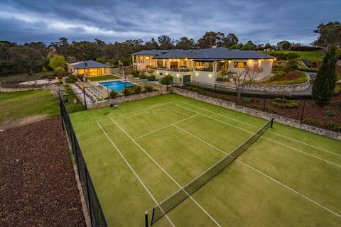 Canberra Luxury Estate - Accommodation Kalgoorlie 3