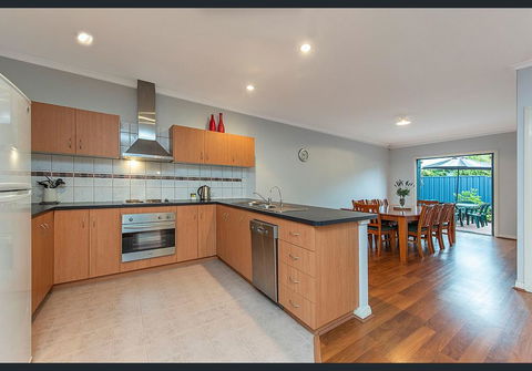 Cardiff St House - Accommodation Kalgoorlie 0