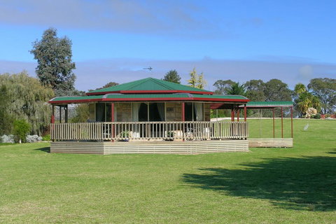 Carolynnes Cottages - Accommodation Kalgoorlie 0