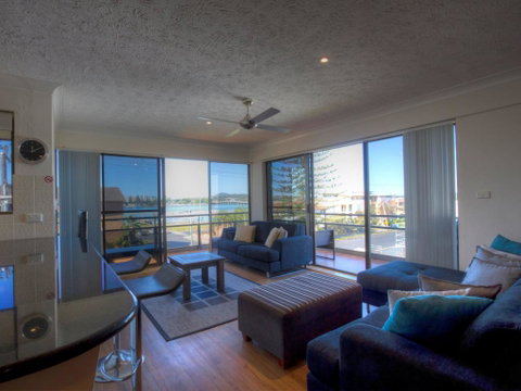 Champagne Court 10 - Accommodation Kalgoorlie 0