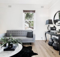 Chic Woollahra Pied--Terre with Parking - Accommodation Kalgoorlie