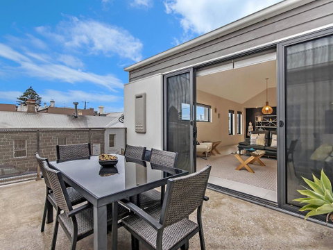 Chimneys On Bank - Accommodation Kalgoorlie 3