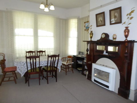 Claremont Farmhouse - Accommodation Kalgoorlie 2