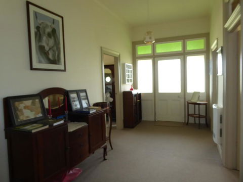 Claremont Farmhouse - Accommodation Kalgoorlie 0