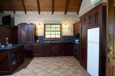 Clarendon Forest Retreat - Accommodation Kalgoorlie 1