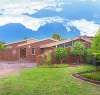 Classic Double Brick Garden House - Accommodation Kalgoorlie
