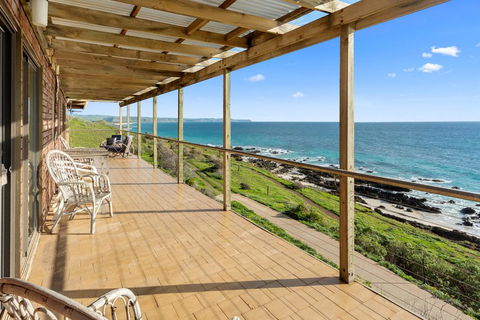 Cliffs End Beach Shack - 105 Gold Coast Drive, Carrickalinga - Accommodation Kalgoorlie 0