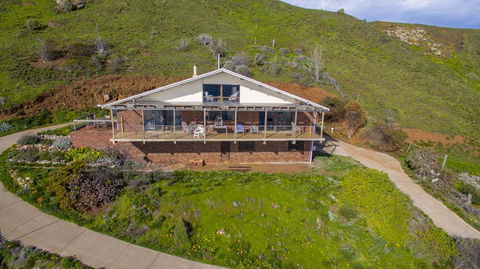 Cliffs End Beach Shack - 105 Gold Coast Drive, Carrickalinga - Accommodation Kalgoorlie 3