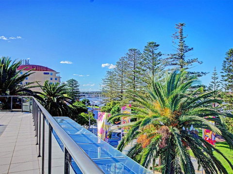 Coast Luxury Apartments 17 - Accommodation Kalgoorlie 1