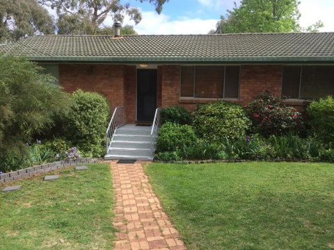 Cockatoo Corner - Armidale - Accommodation Kalgoorlie 0