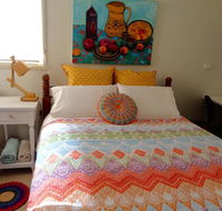 Colourful creative Artist house Glen Waverley - Accommodation Kalgoorlie