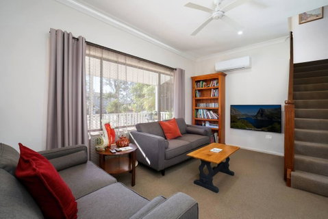 Comfortable Queen Sized Room Near Tuggerah Lake - Accommodation Kalgoorlie 0
