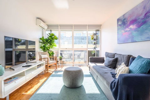 COMO A South Yarra Delight, Car Park And King Bed - Accommodation Kalgoorlie 0