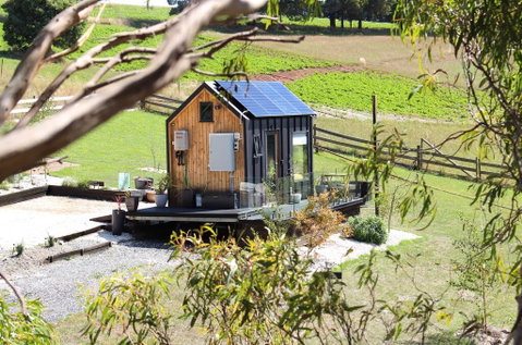 Compass Hut - Accommodation Kalgoorlie 0