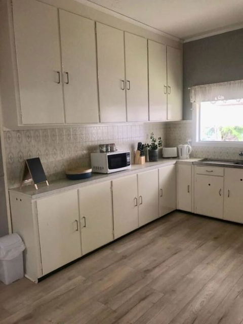 Cosy Country Cottage With AirCon - Accommodation Kalgoorlie 3