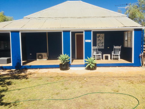 Cottage On Cork - Hatfield House - Accommodation Kalgoorlie 1