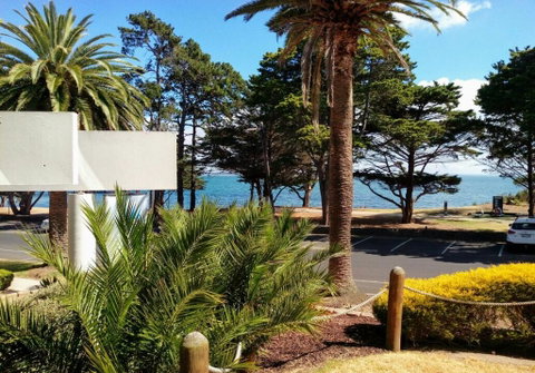 Cowes Partner Retreat - Beachfront - Accommodation Kalgoorlie 0
