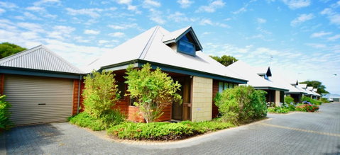 Cowrie Chalet - Accommodation Kalgoorlie 0