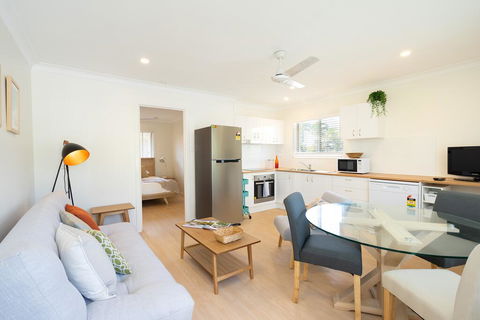 Cozy 1 Bedroom Apartment Minutes From The Beach - Accommodation Kalgoorlie 2