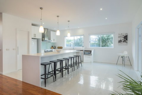 Currawong Close - Heated Pool, Home Theatre, WiFi, 4 Bdrm, Pool Table - Accommodation Kalgoorlie 2