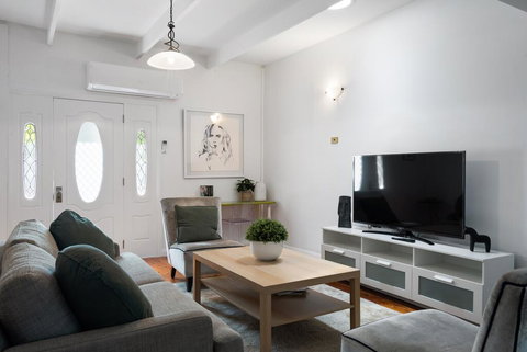 Cute And Relaxed Holiday Home - Close To Beach - Accommodation Kalgoorlie 2