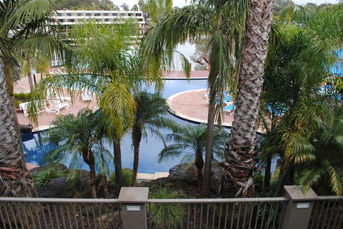 Cypress Waterfront Spa Apartment - Accommodation Kalgoorlie 1