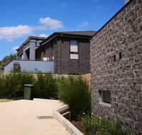 Delicate and Peaceful Bundoora Townhouse 11 - Accommodation Kalgoorlie